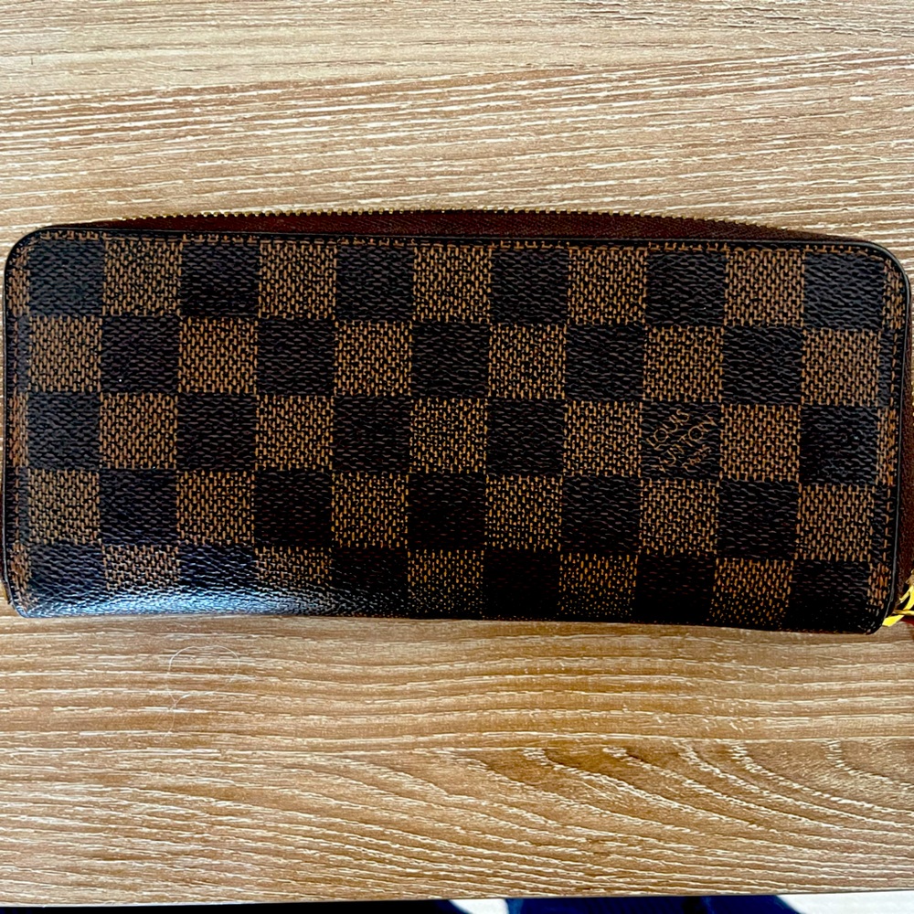Louis Vuitton Wallet- Fully Functioning! - image 1